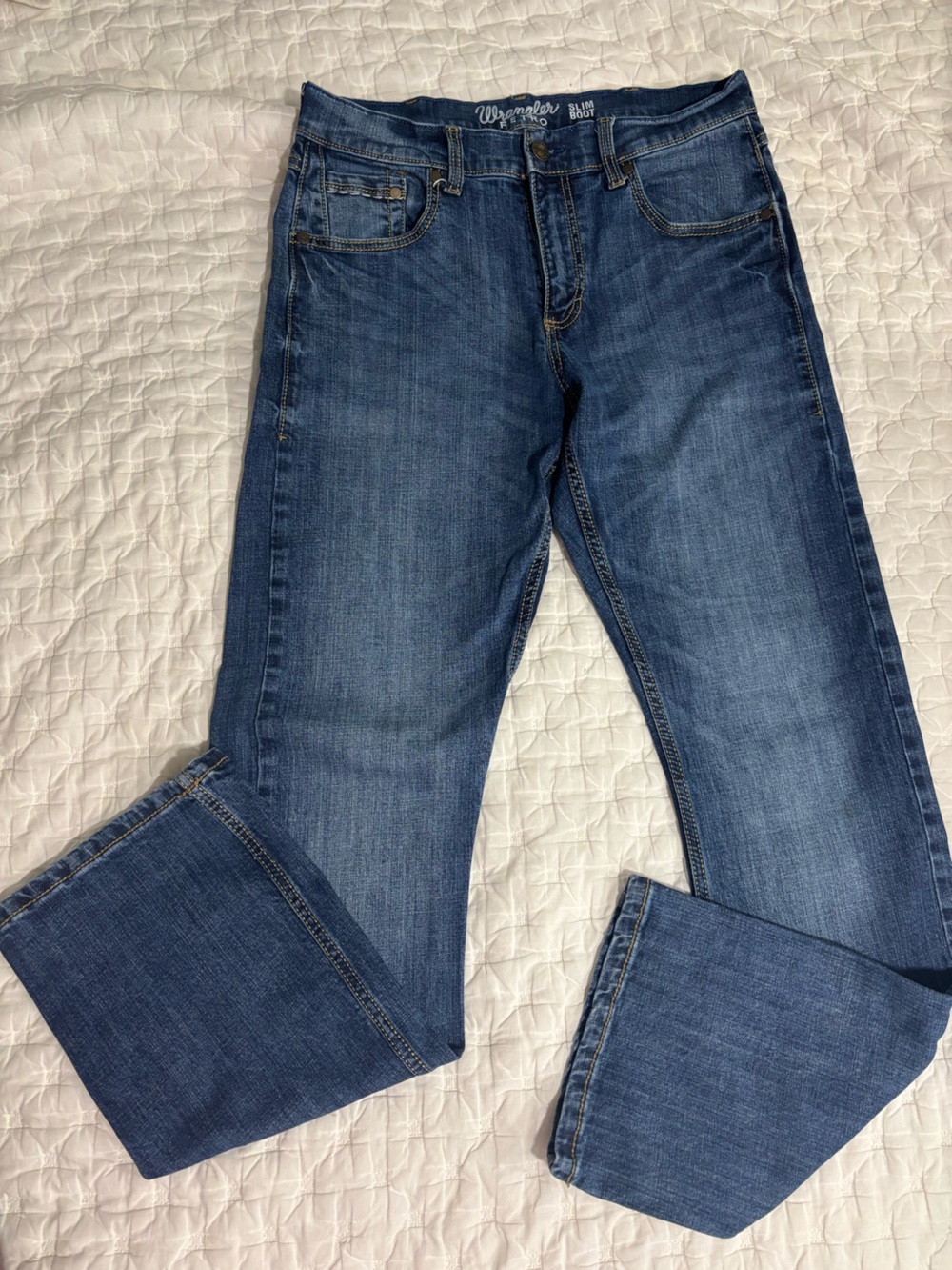 Wrangler Men's Blue Straight-Leg Jeans